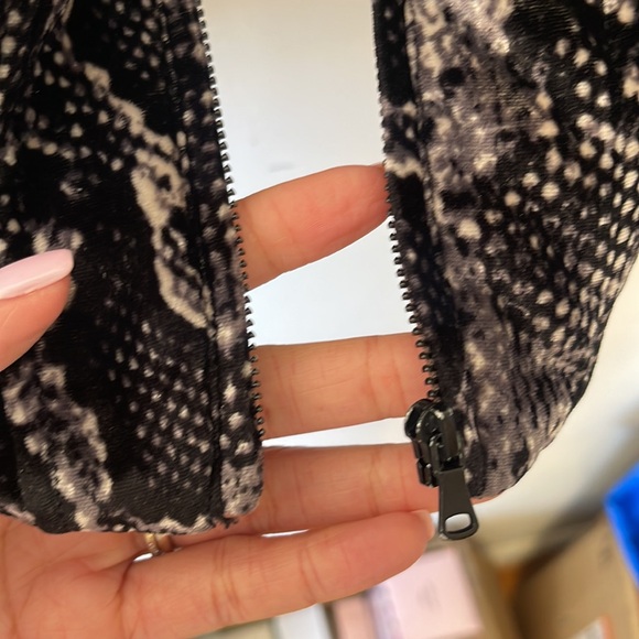 Rebecca Taylor Velvet Skakeskin Print Blazer size Large - Picture 4 of 8